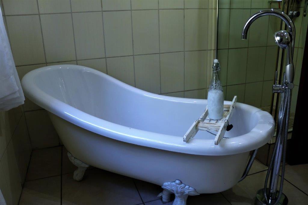 Moonriver Guesthouse Ъпингтън Екстериор снимка