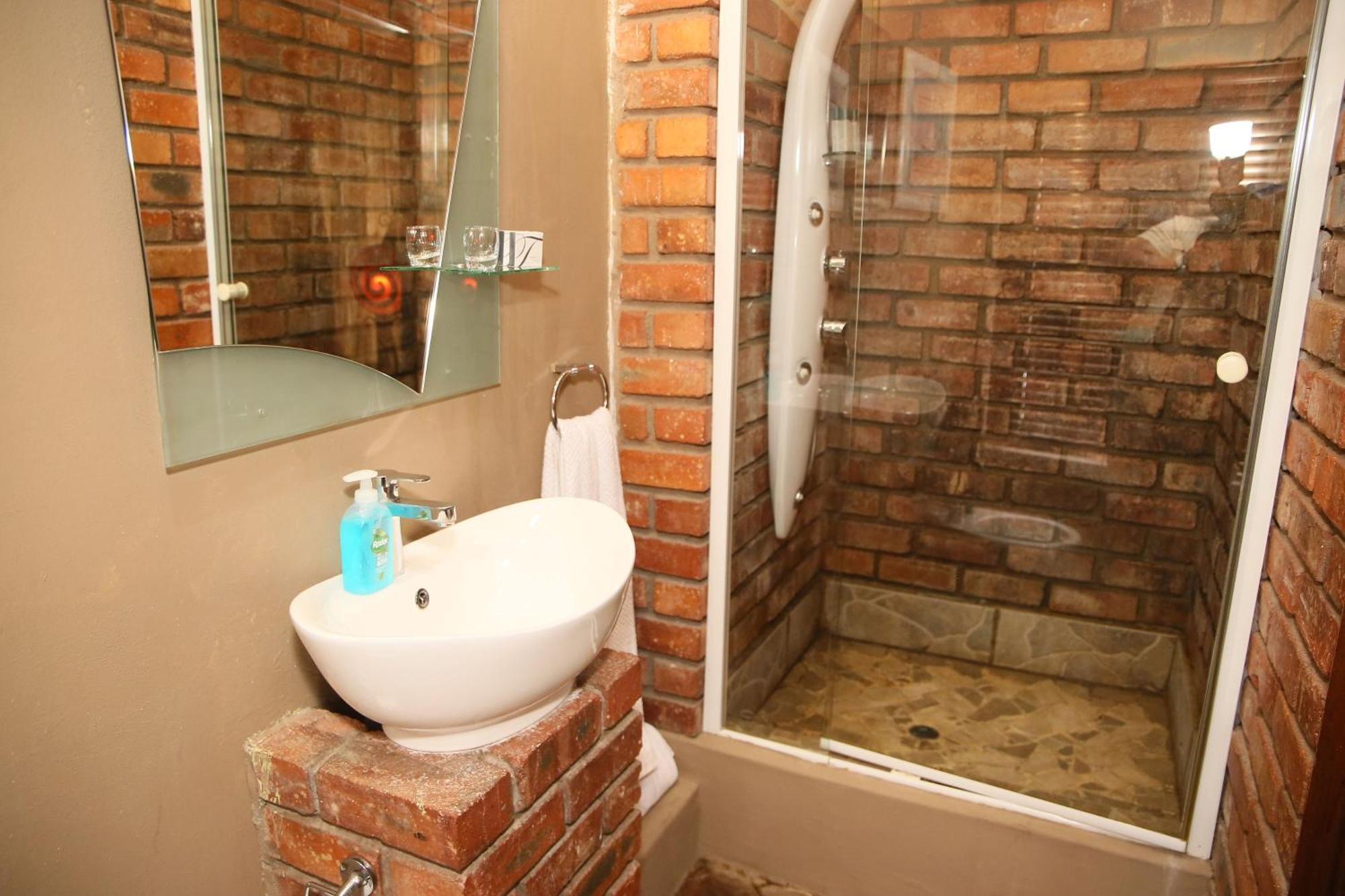Moonriver Guesthouse Ъпингтън Екстериор снимка