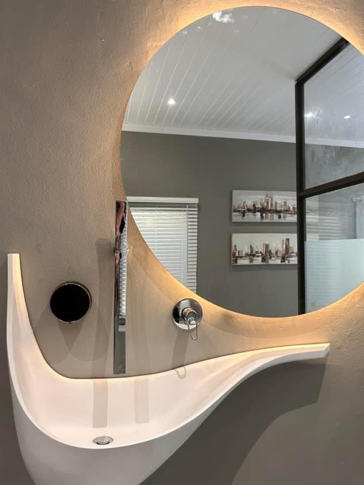 Moonriver Guesthouse Ъпингтън Екстериор снимка